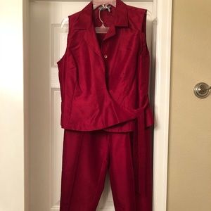 Red sleeveless pant suit